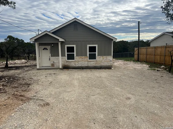 $1,750 | 1029 Ramble Hills, Canyon Lake, TX 78133