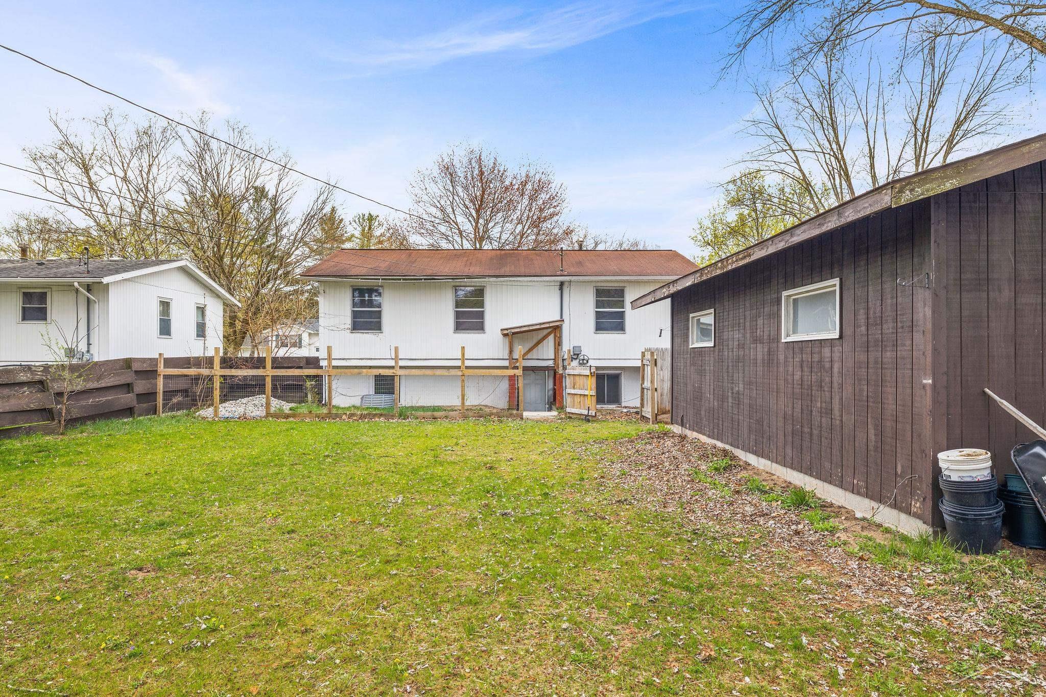 3022 Riggie Street Midland, MI 48640 - Photo 25 of 28 Rear View