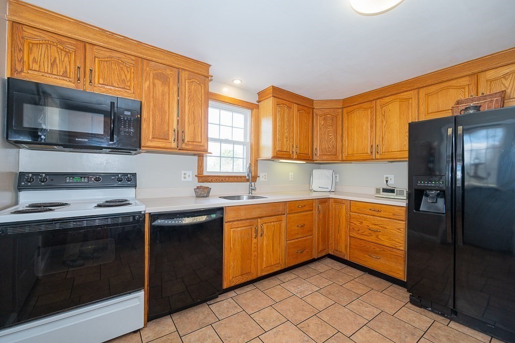 29 Dean Road Ashland, MA 01721 - Photo 3 of 42 Gallery Image 3