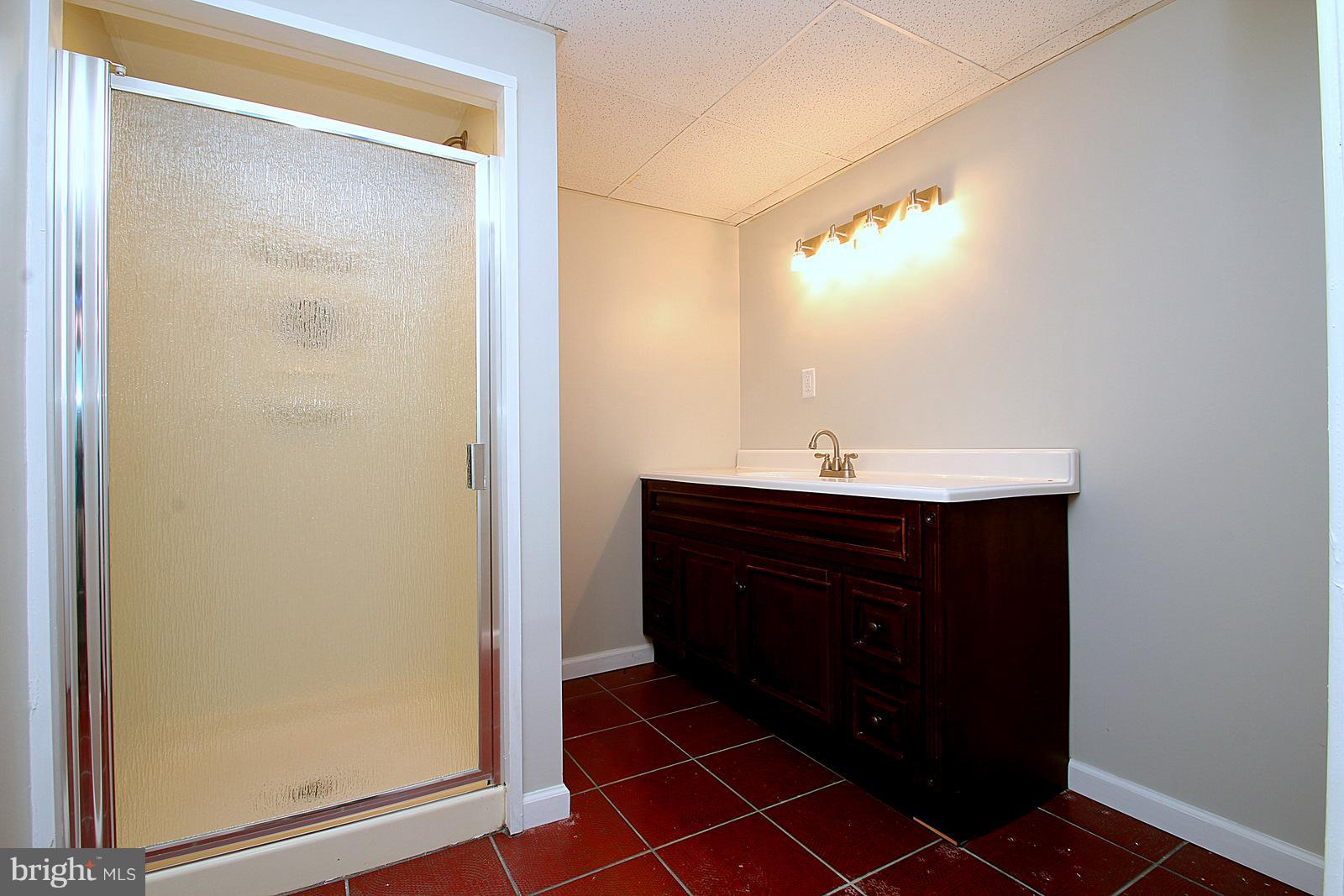 713 Riverside Drive Baltimore, MD 21221 - Photo 13 of 30 Bath