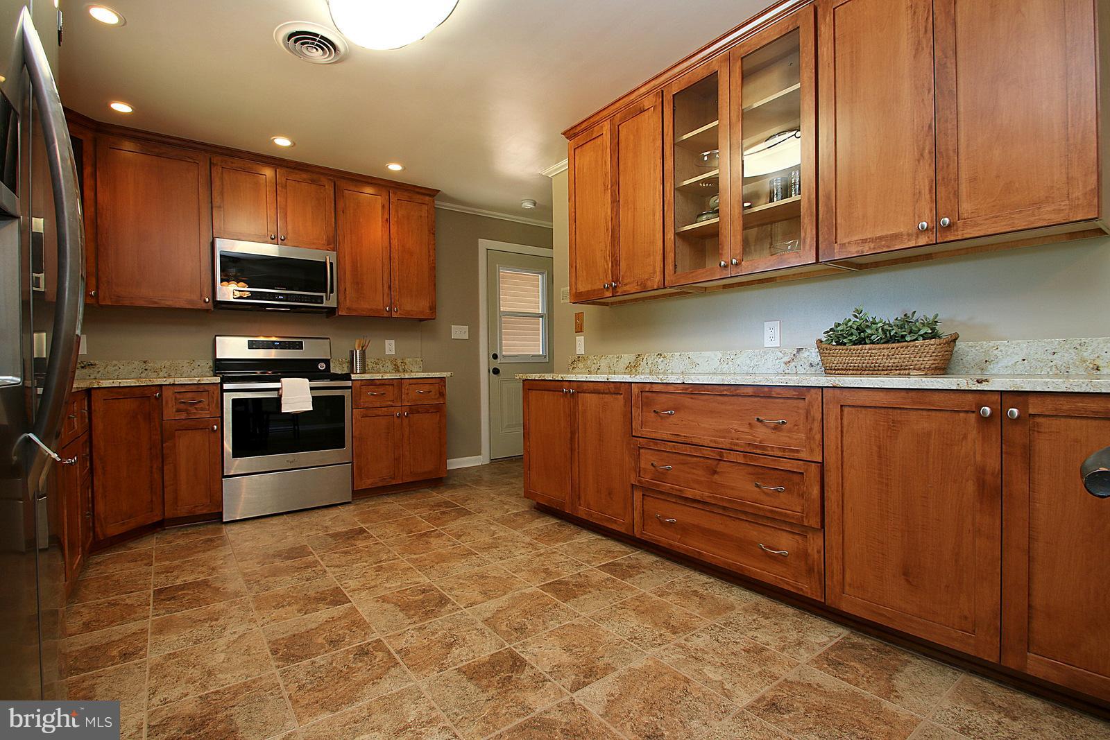713 Riverside Drive Baltimore, MD 21221 - Photo 19 of 30 Kitchen