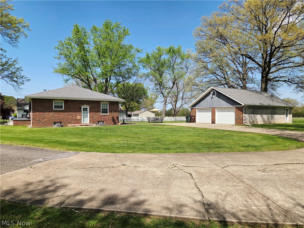 5869 Oberlin Road Amherst, OH 44001 - Photo 3 of 49