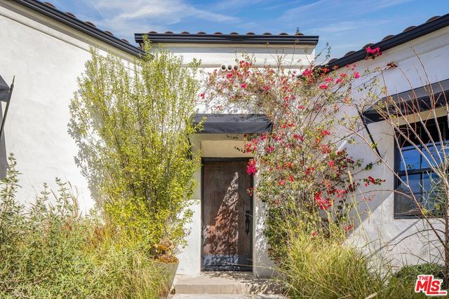 a view of a entryway