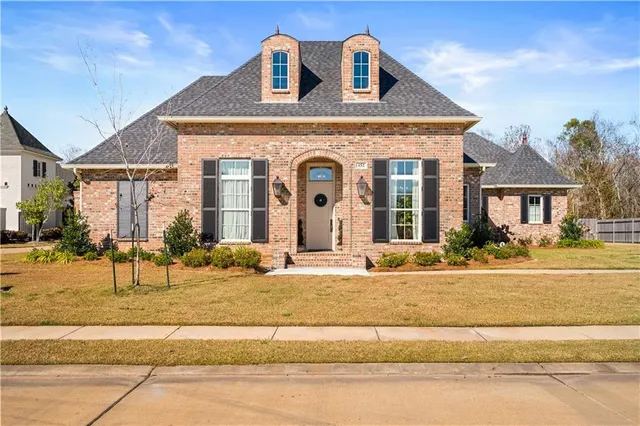 $750,000 | 152 Pecan Bayou Drive, Alexandria, LA 71303