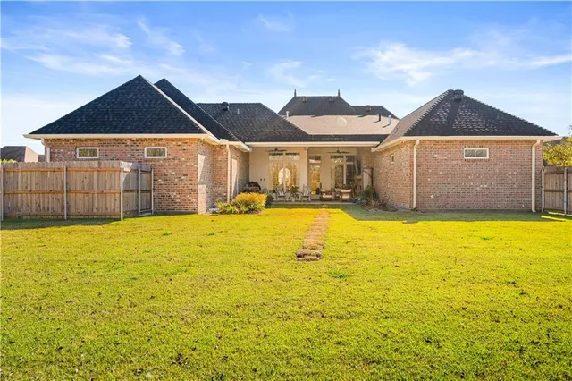 $750,000 | 152 Pecan Bayou Drive, Alexandria, LA 71303