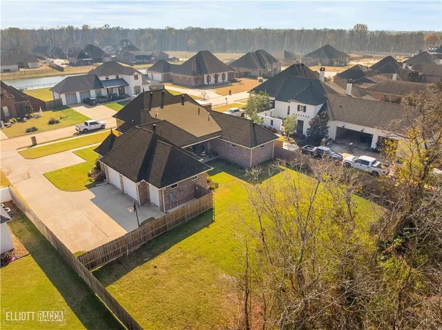 $750,000 | 152 Pecan Bayou Drive, Alexandria, LA 71303