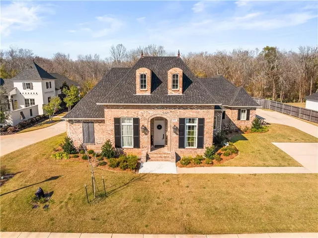 $750,000 | 152 Pecan Bayou Drive, Alexandria, LA 71303