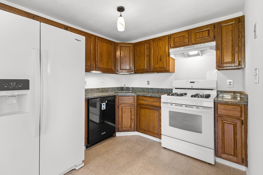 77 Trailside Way, Unit 77 Ashland, MA 01721 - Photo 9 of 38 Gallery Image 9