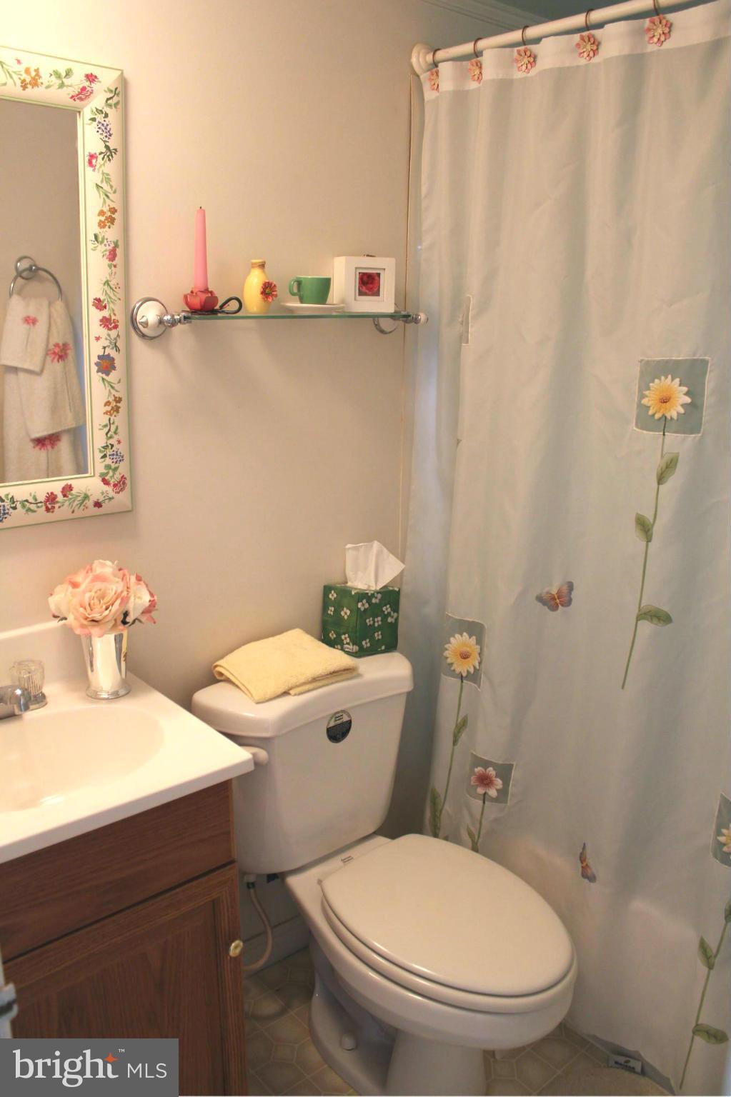 1812 Cromwood Road Baltimore, MD 21234 - Photo 19 of 25 Bath