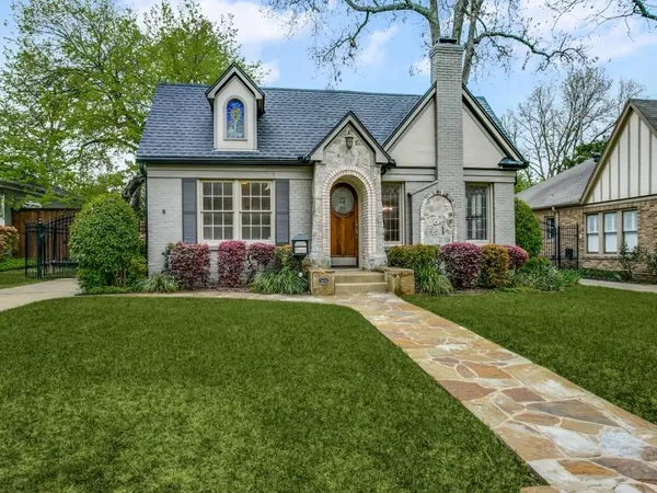 $925,000 | 5606 Mercedes Avenue, Dallas, TX 75206