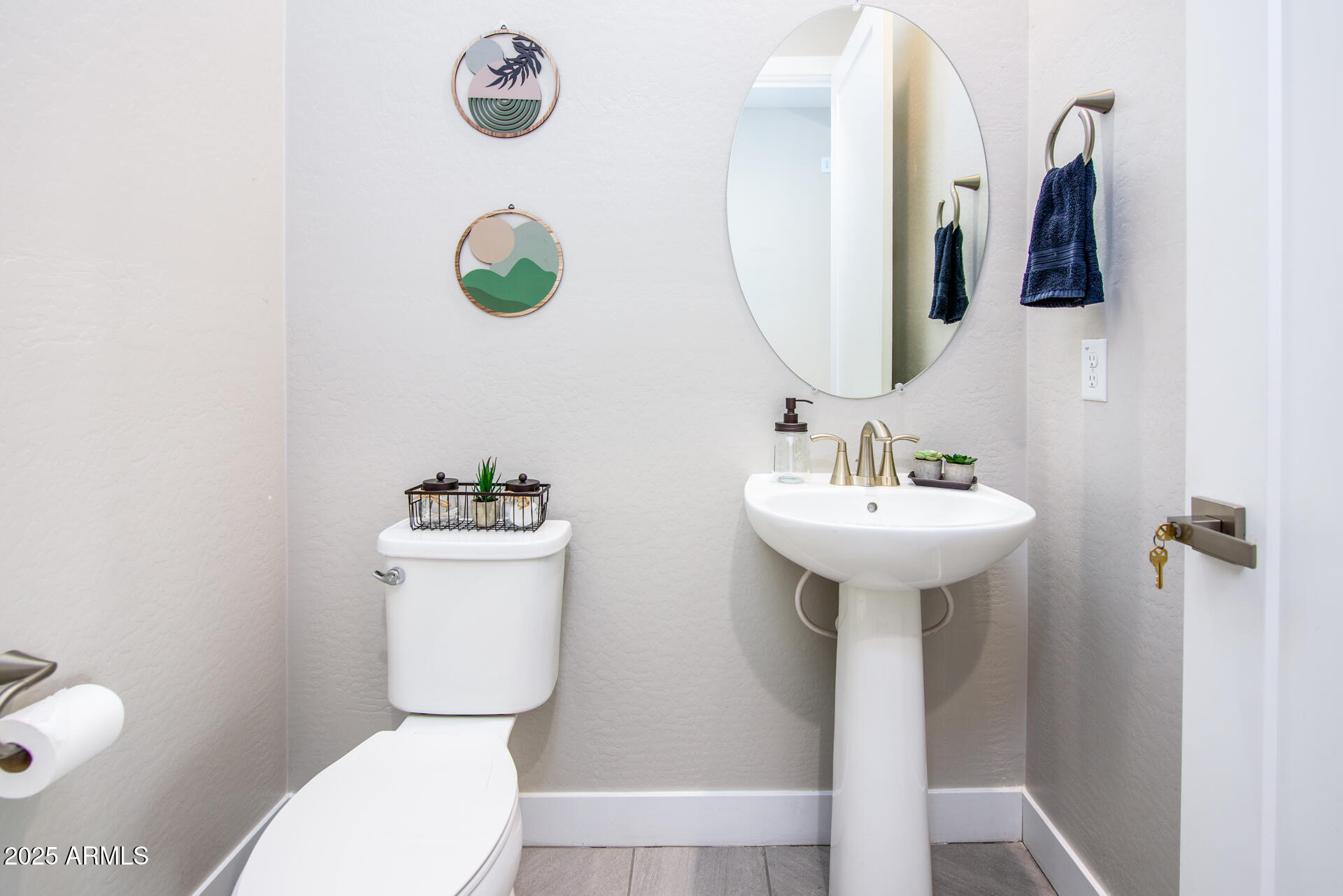 21093 North Willow Road Maricopa, AZ 85138 - Photo 18 of 66 Guest bath