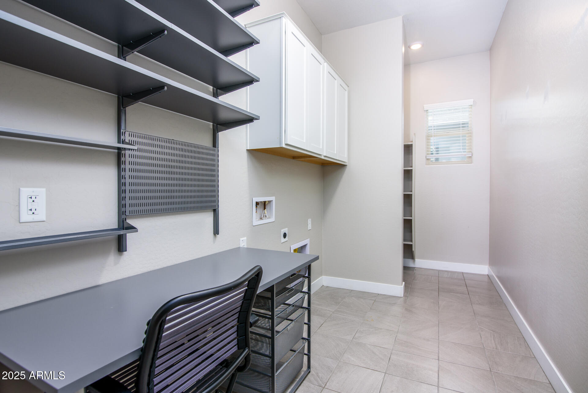 21093 North Willow Road Maricopa, AZ 85138 - Photo 33 of 66 Large Laundry room
