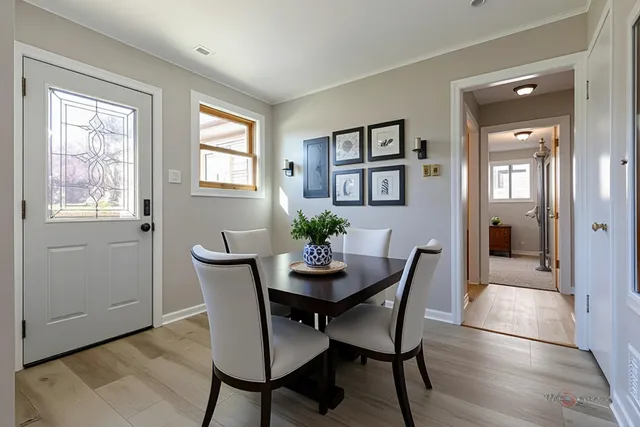 $299,000 | 858 East Grant Drive, Des Plaines, IL 60016