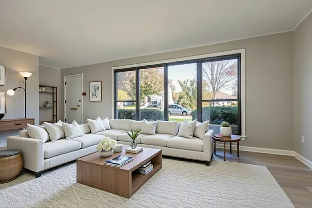 $299,000 | 858 East Grant Drive, Des Plaines, IL 60016