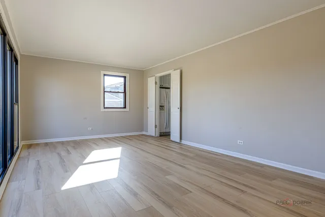 $299,000 | 858 East Grant Drive, Des Plaines, IL 60016