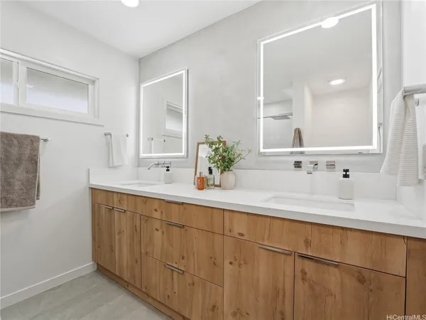 $3,150,000 | 7157 Makaa Street, Honolulu, HI 96825