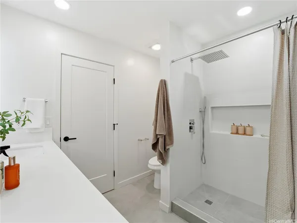 $3,150,000 | 7157 Makaa Street, Honolulu, HI 96825