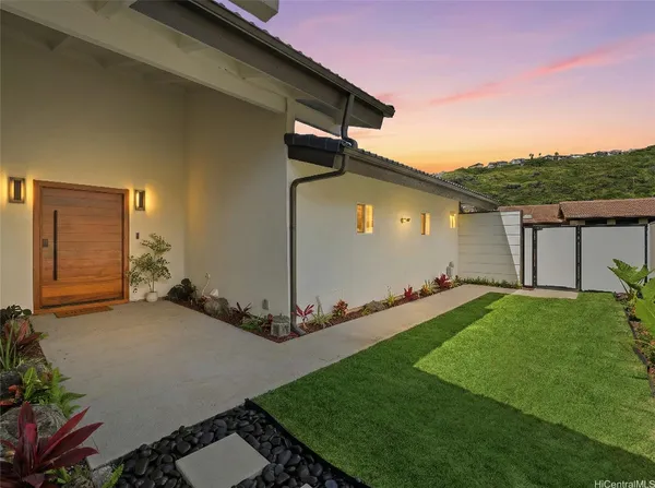 $3,150,000 | 7157 Makaa Street, Honolulu, HI 96825