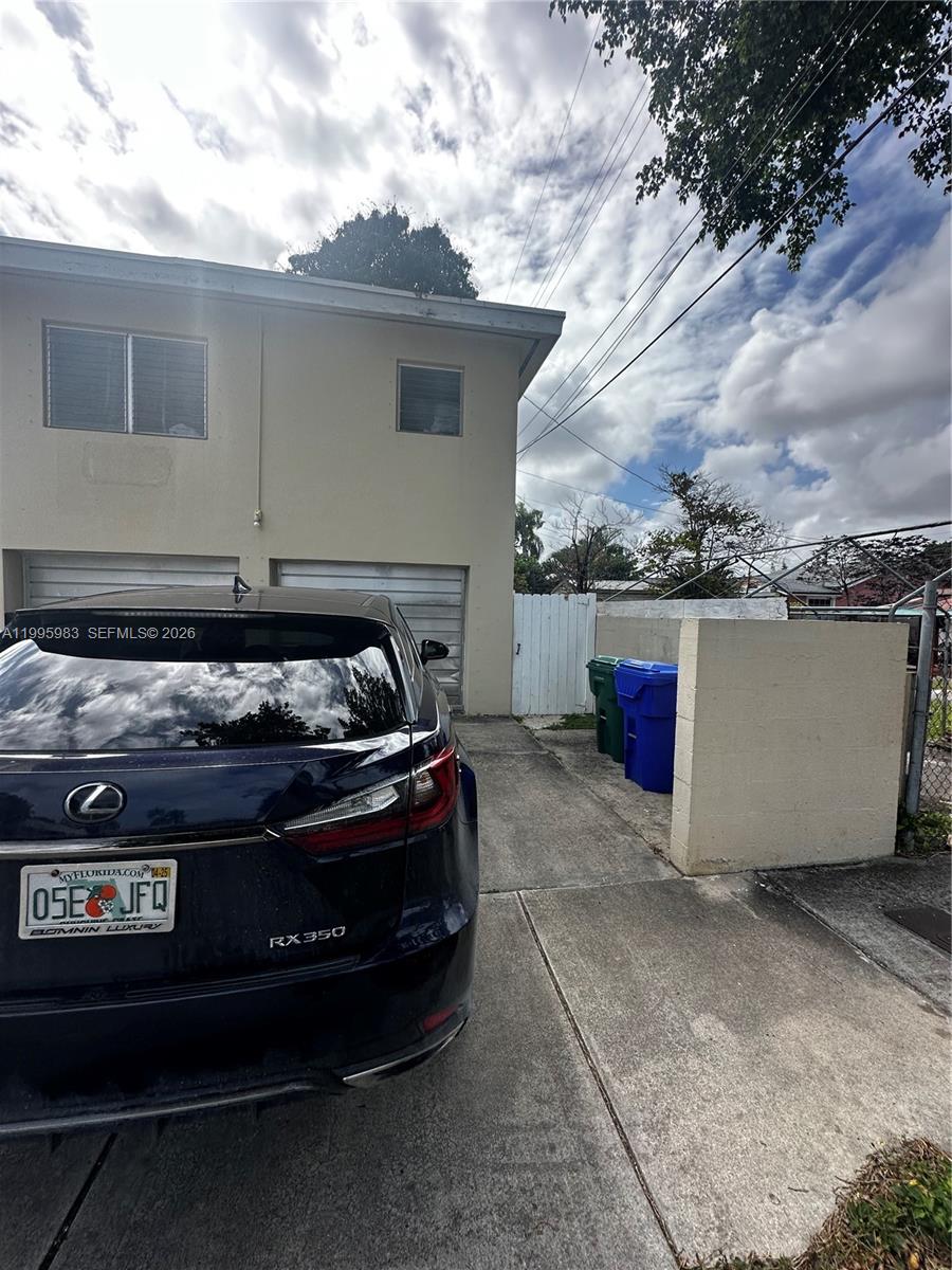 2420 Southwest 34th Avenue, Unit A Miami, FL 33145 - Photo 2 of 15 a view of barbeque grill with granite counter top
