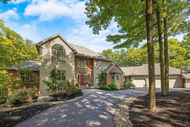 $975,000 | 8420 Hobnail Road, Manlius, NY 13104