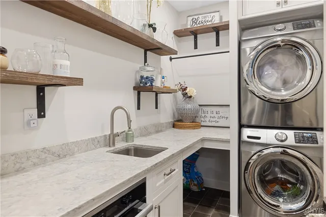 $975,000 | 8420 Hobnail Road, Manlius, NY 13104