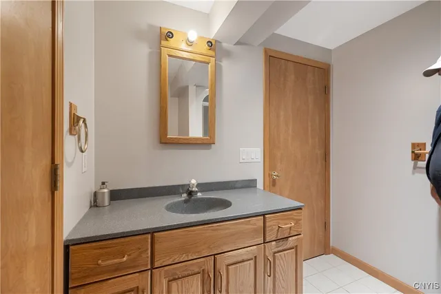 $975,000 | 8420 Hobnail Road, Manlius, NY 13104