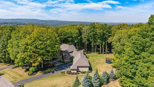 $975,000 | 8420 Hobnail Road, Manlius, NY 13104