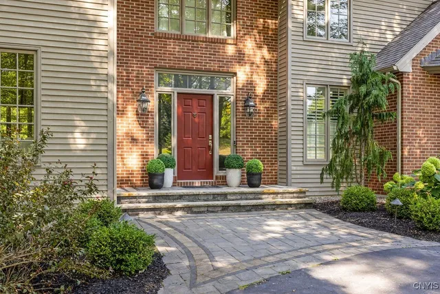 $975,000 | 8420 Hobnail Road, Manlius, NY 13104