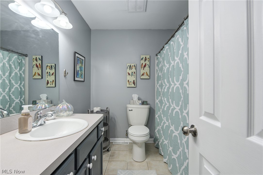 237 Vineyard Road Avon Lake, OH 44012 - Photo 11 of 27 Hall bathroom.