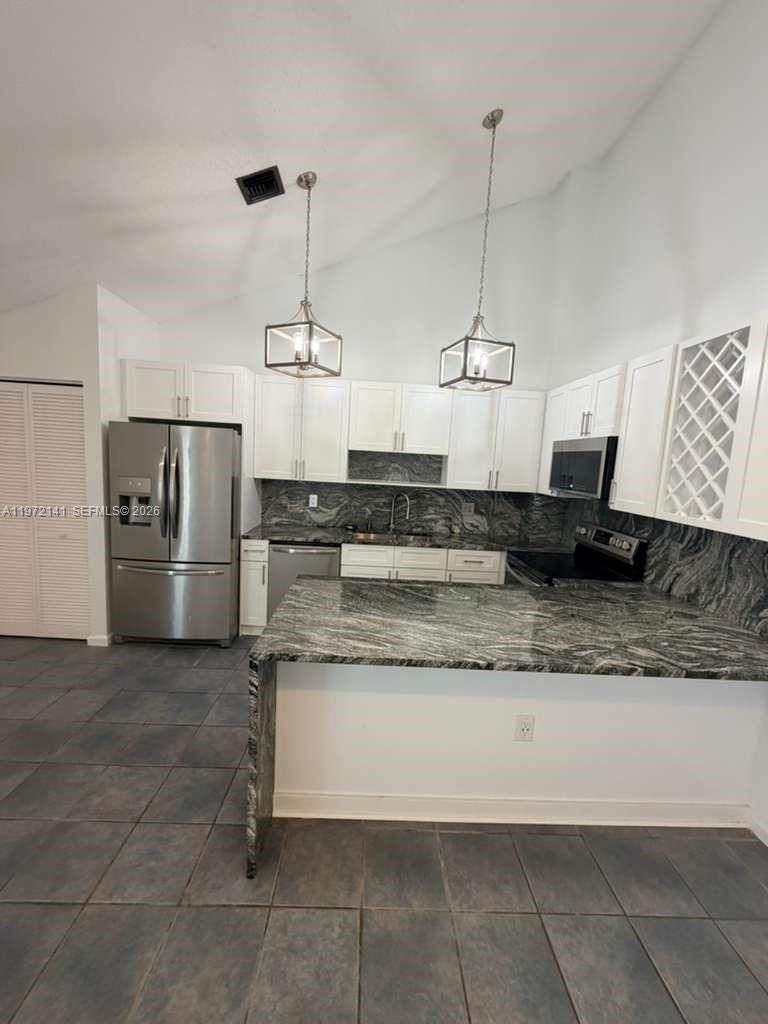 1350 Periwinkle Place Wellington, FL 33414 - Photo 4 of 19