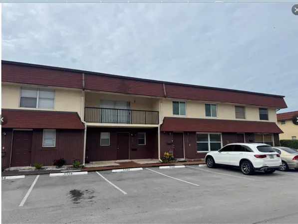 $2,000 | 6560 Southwest 41st Place, Fort Lauderdale, FL 33314