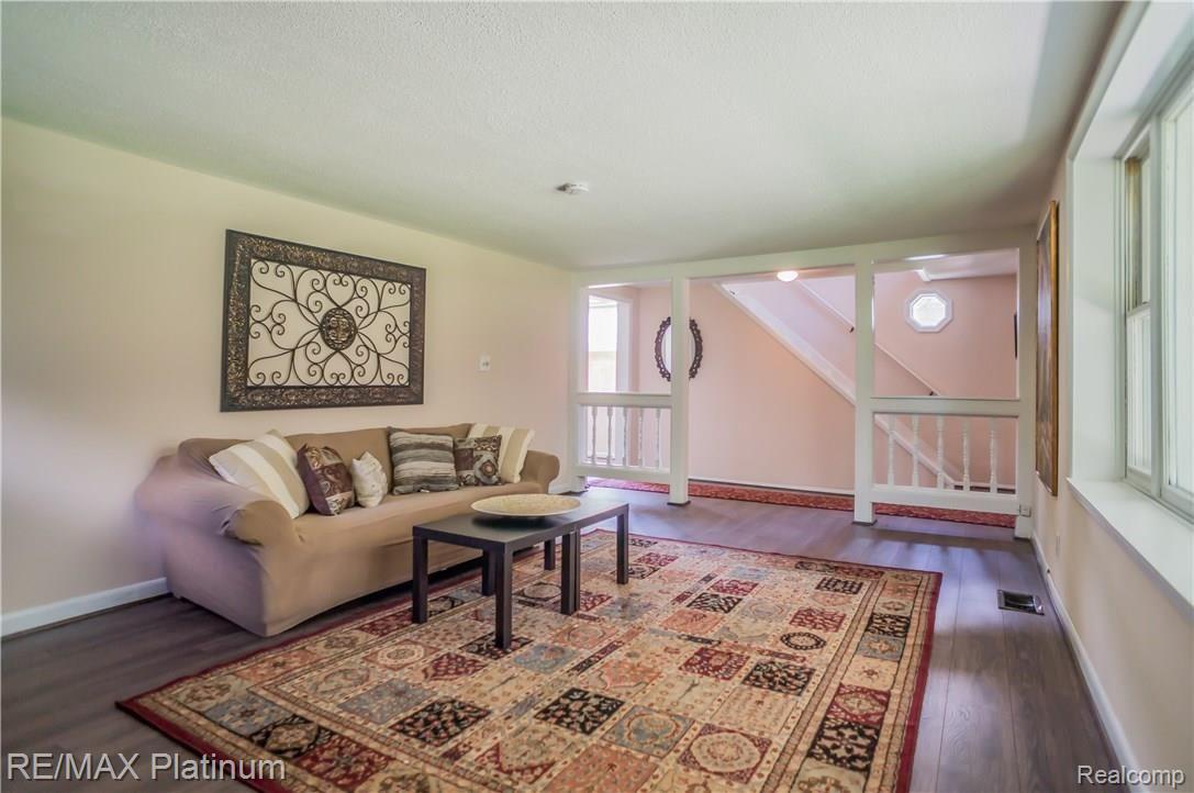 5940 North Latson Road Howell, MI 48855 - Photo 7 of 30 7.jpg