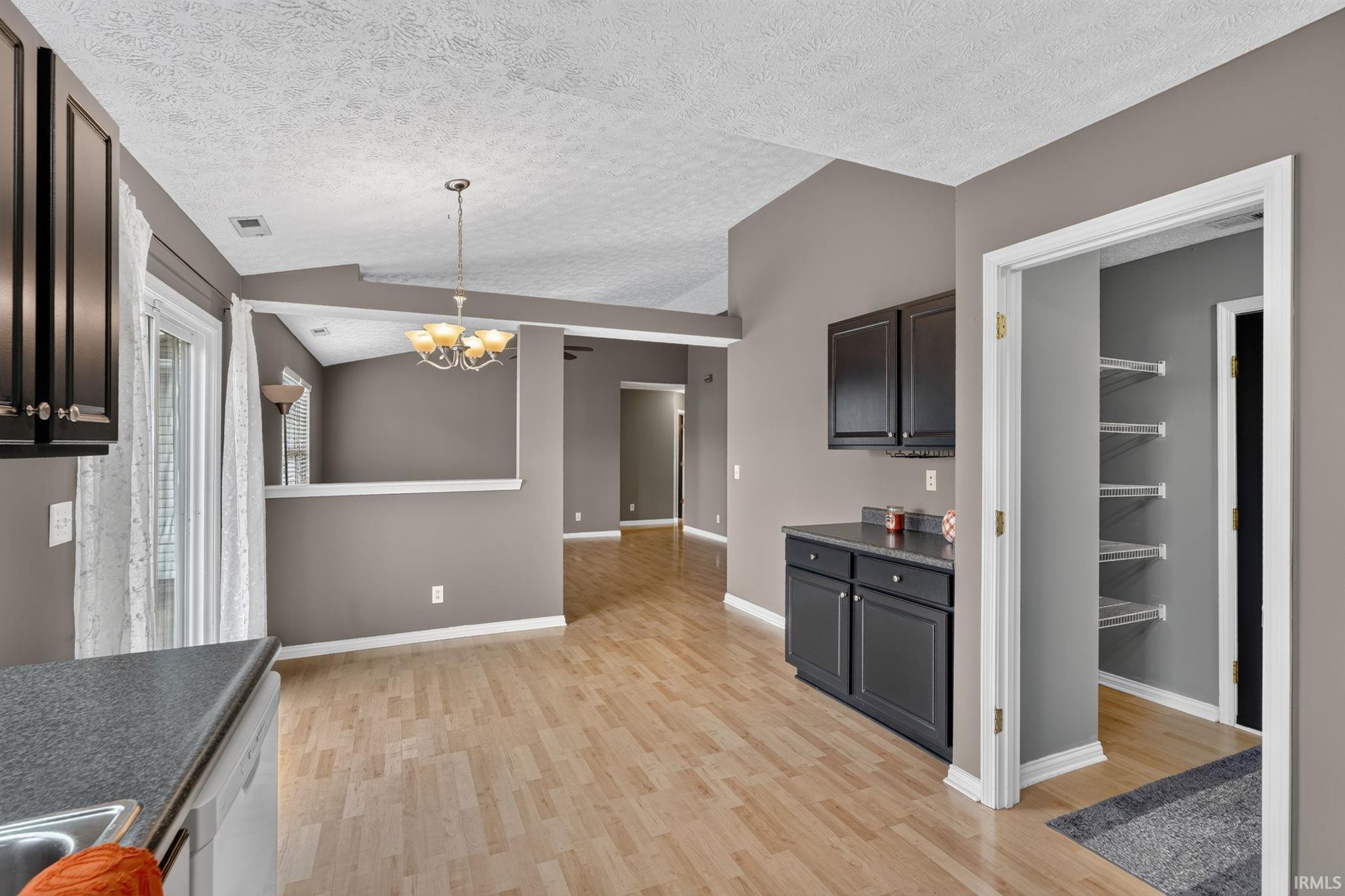 9715 Clippinger Road Evansville, IN 47725 - Photo 10 of 24 Gallery Image 10