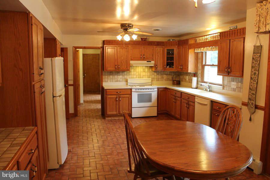 6622 Cherry Hill Road Baldwin, MD 21013 - Photo 5 of 30 Kitchen