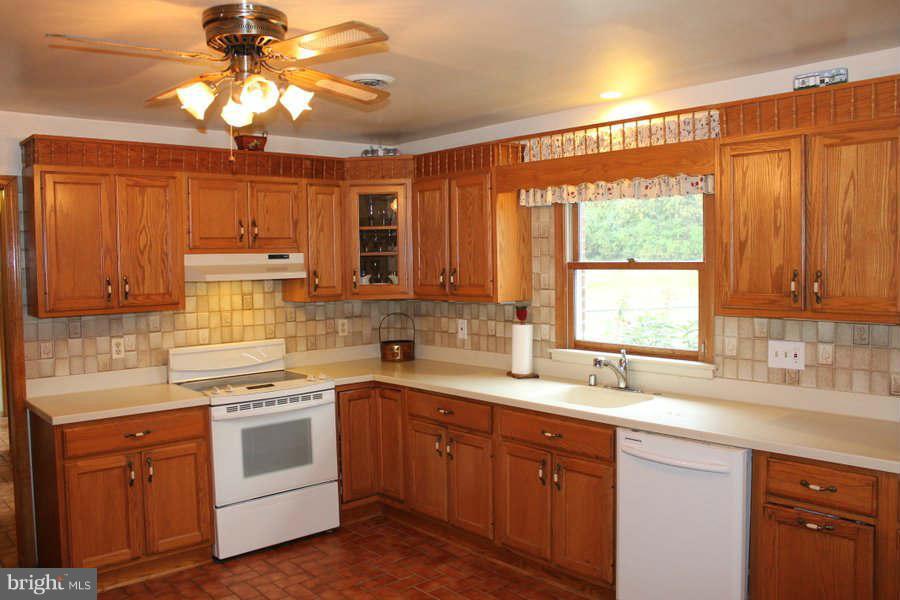 6622 Cherry Hill Road Baldwin, MD 21013 - Photo 7 of 30 Kitchen