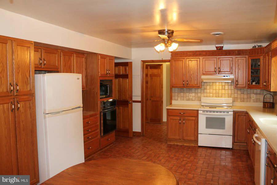 6622 Cherry Hill Road Baldwin, MD 21013 - Photo 8 of 30 Kitchen