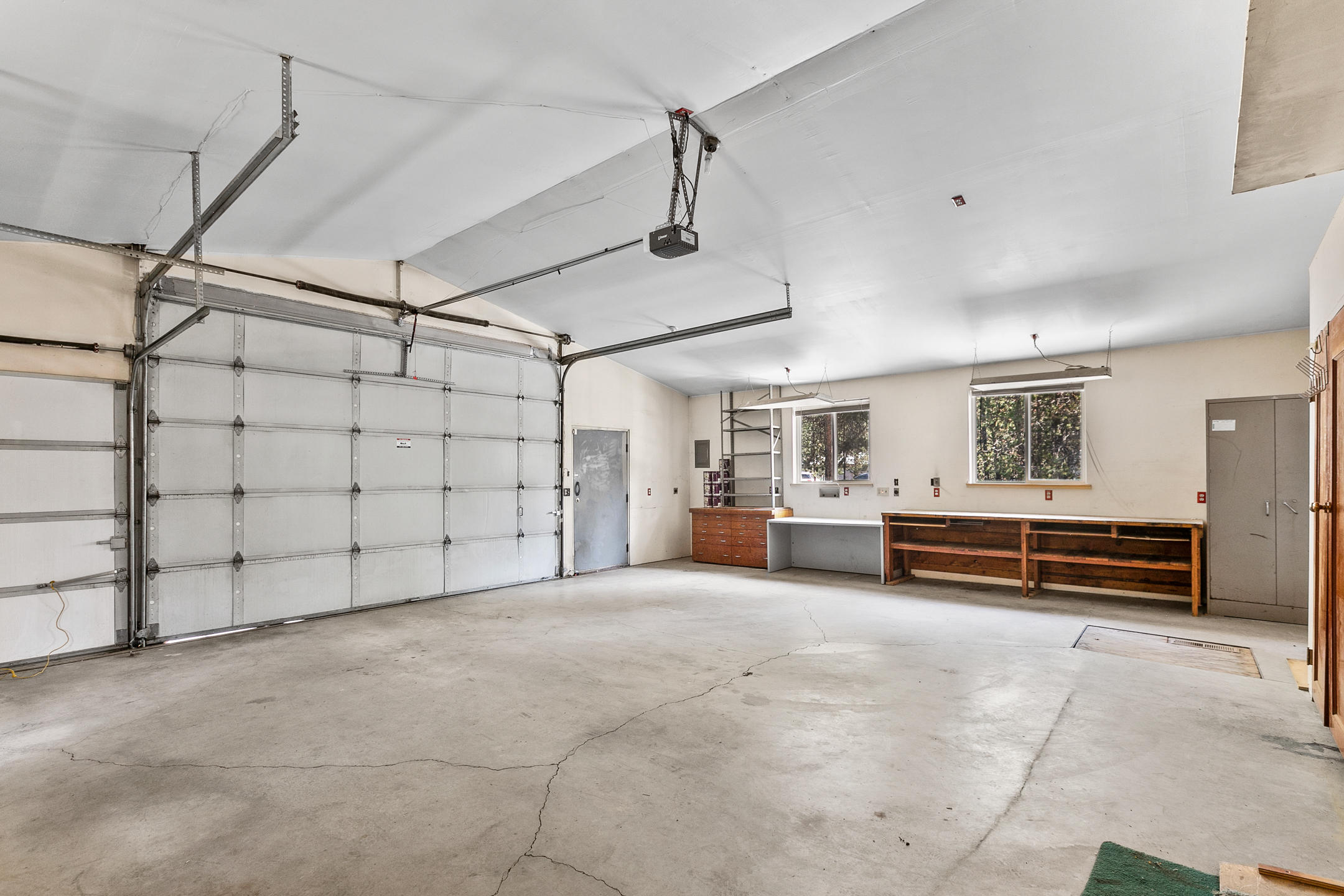 51485 Birch Road La Pine, OR 97739 - Photo 8 of 31 Garage