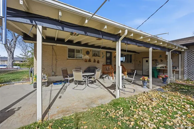 a house view with a garden space