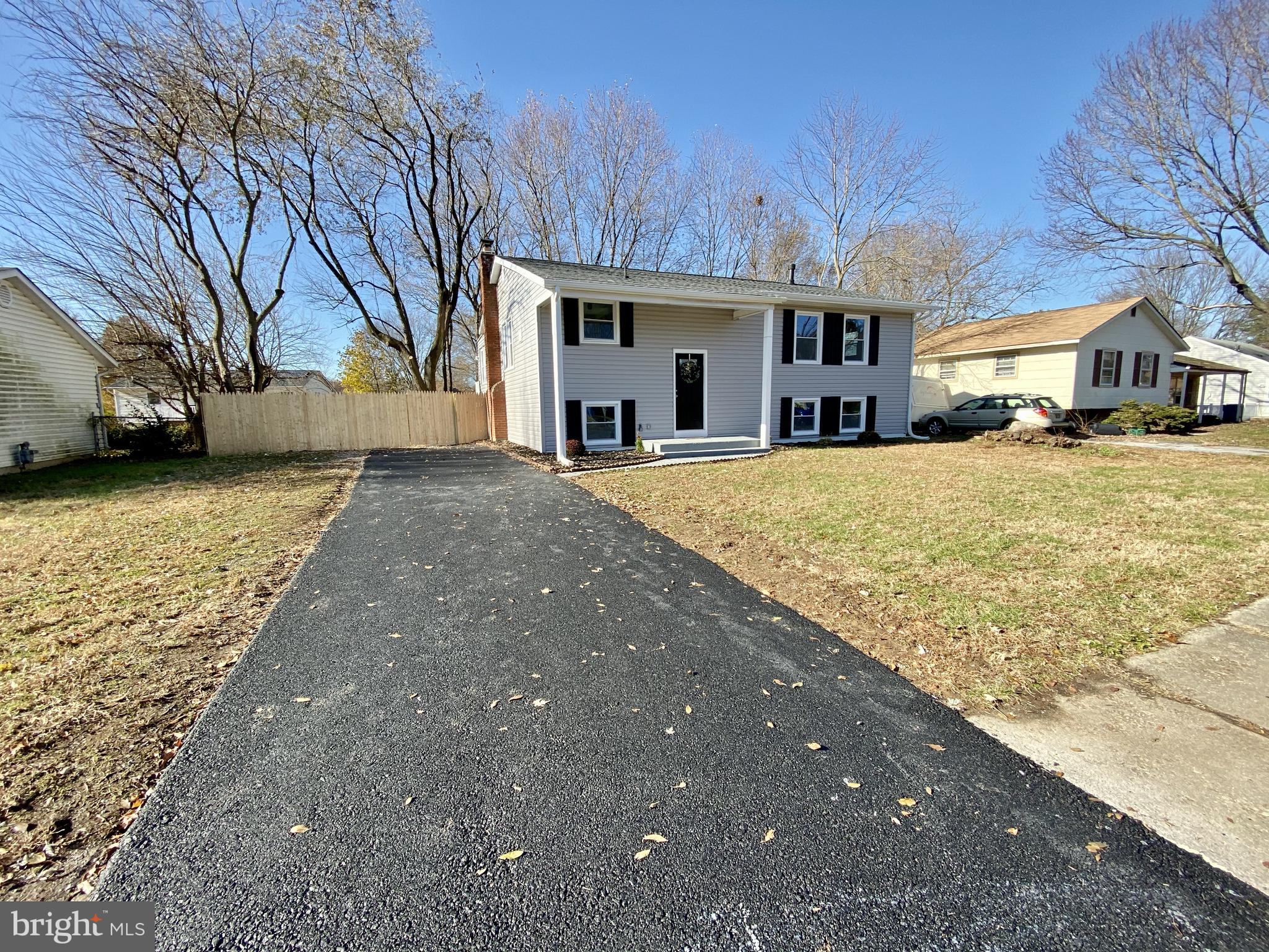 1107 Maplefield Road Newark, DE 19713 - Photo 2 of 30 Long Driveway