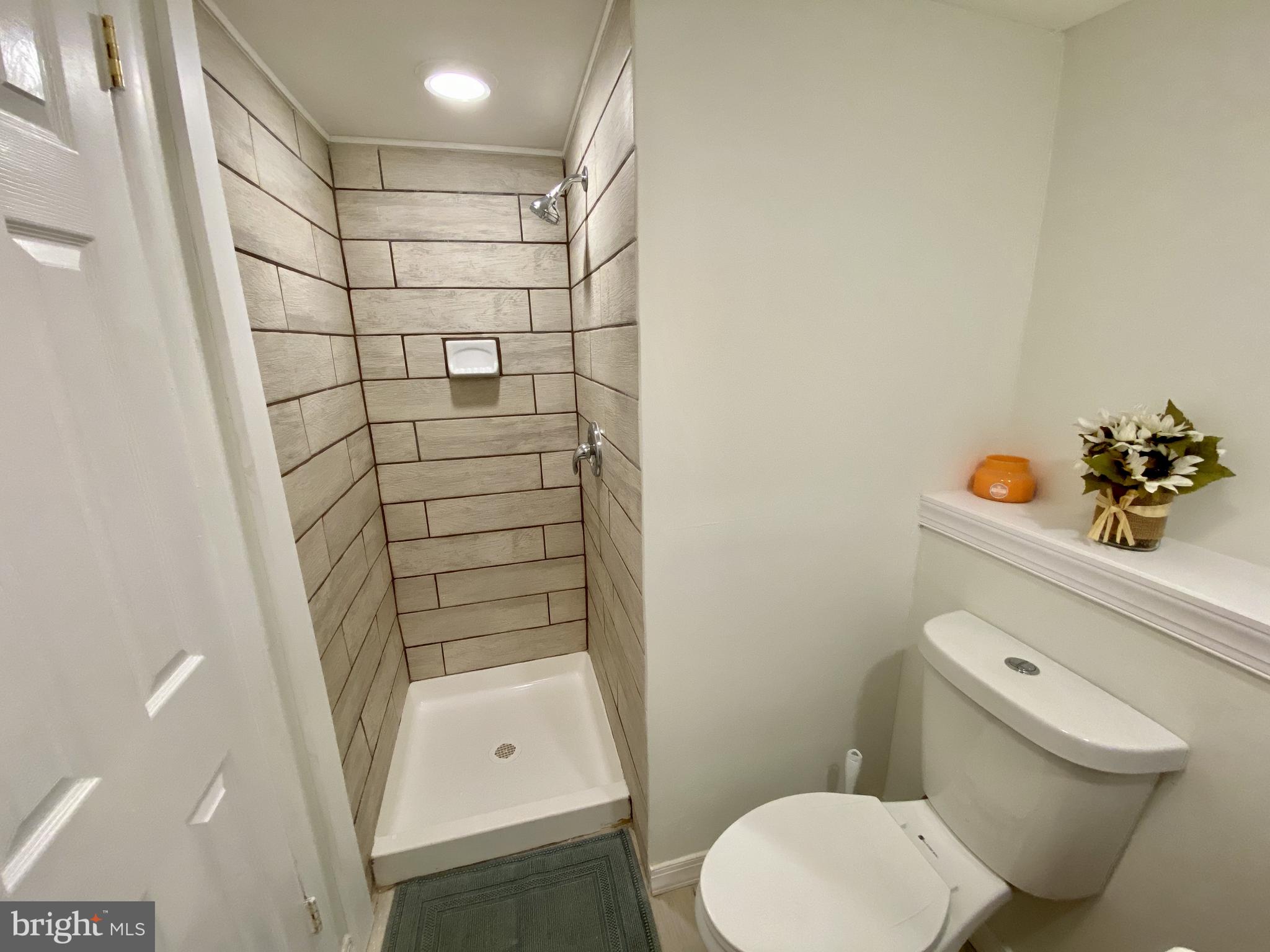 1107 Maplefield Road Newark, DE 19713 - Photo 25 of 30 2nd Brand New Bathroom