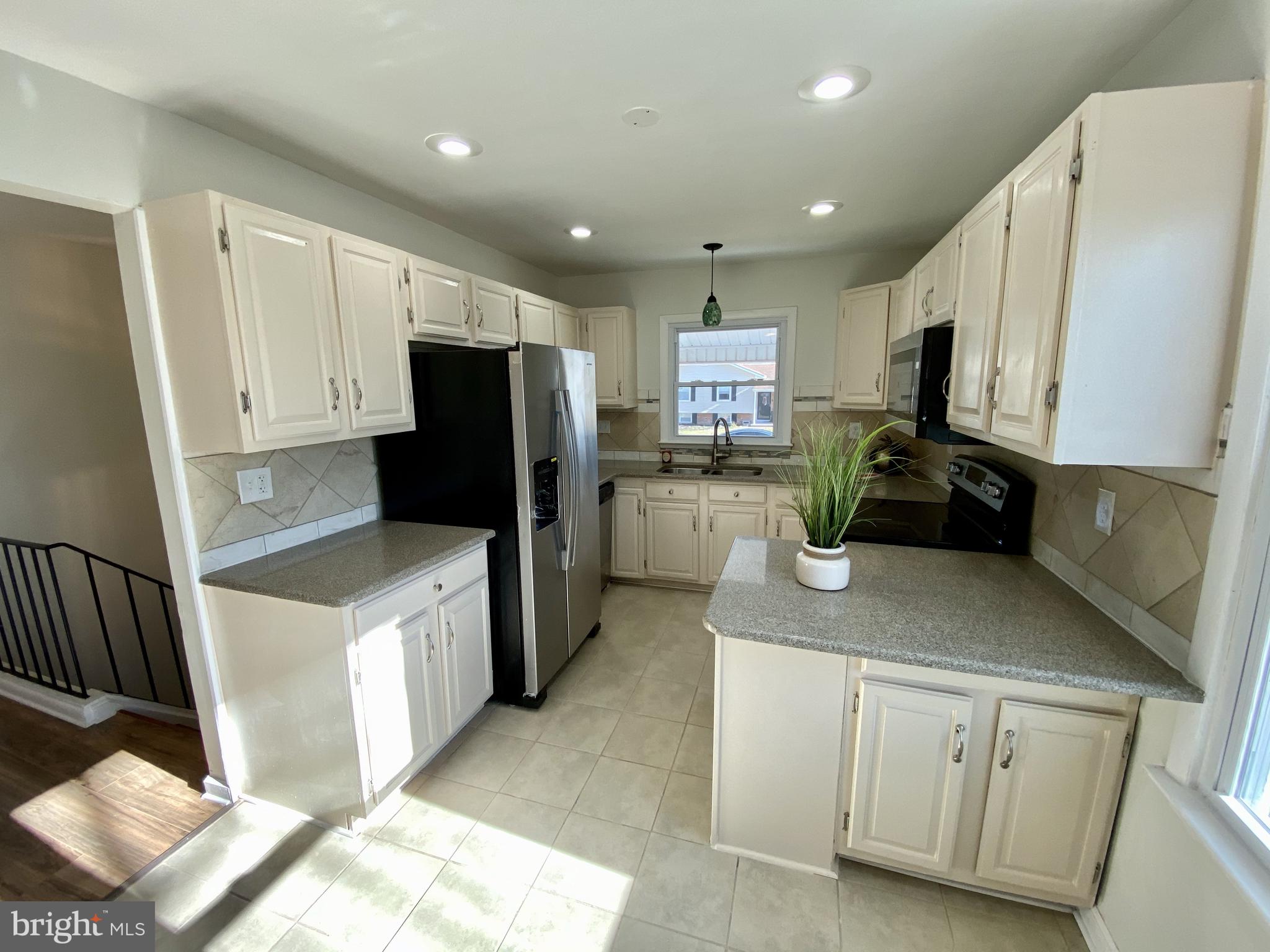1107 Maplefield Road Newark, DE 19713 - Photo 6 of 30 Modern White Cabinets