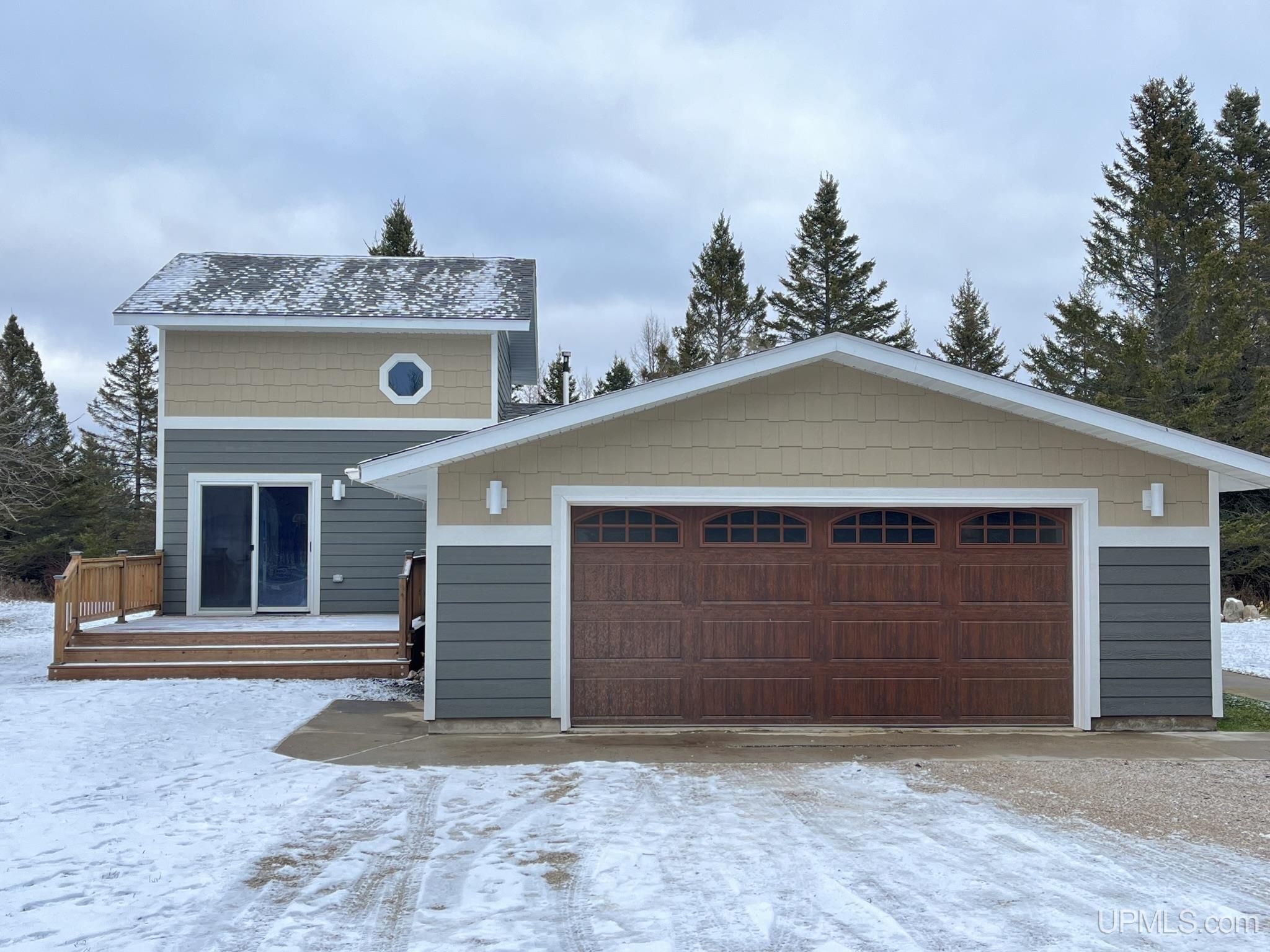 2724 Jackson Road Gulliver, MI 49840 - Photo 3 of 47