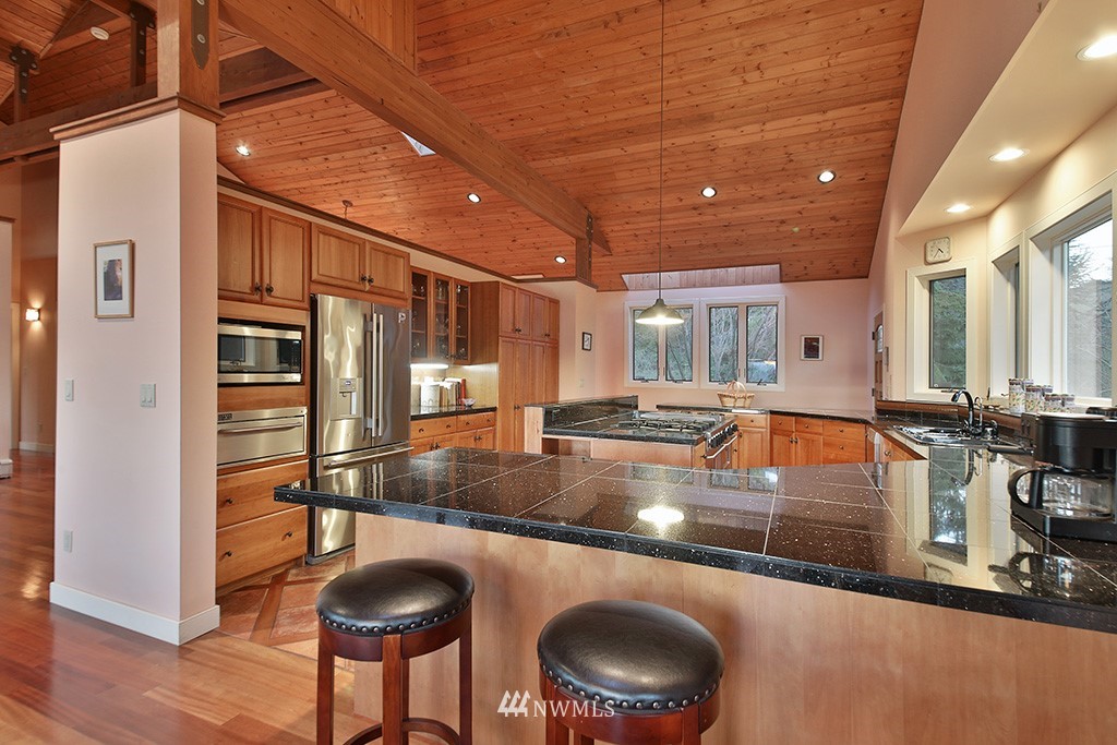 4636 East Harbor Road Freeland, WA 98249 - Photo 11 of 25 Gallery Image 11