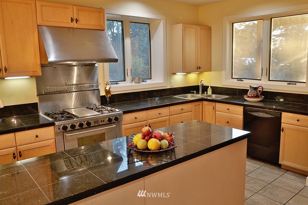 4636 East Harbor Road Freeland, WA 98249 - Photo 19 of 25 Gallery Image 19