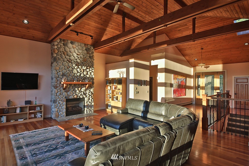 4636 East Harbor Road Freeland, WA 98249 - Photo 9 of 25 Gallery Image 9