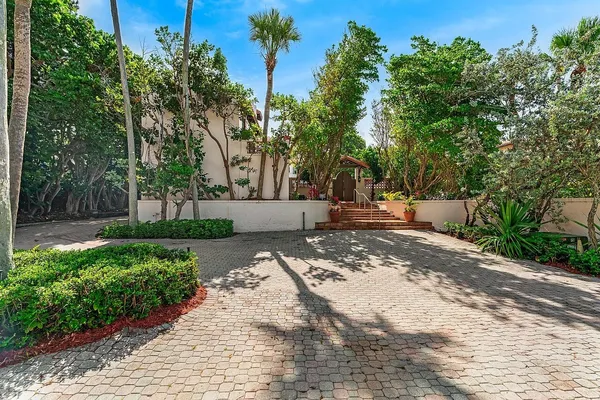 $40,000 | 1 Ocean Lane, Manalapan, FL 33462