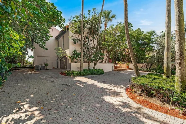 $40,000 | 1 Ocean Lane, Manalapan, FL 33462