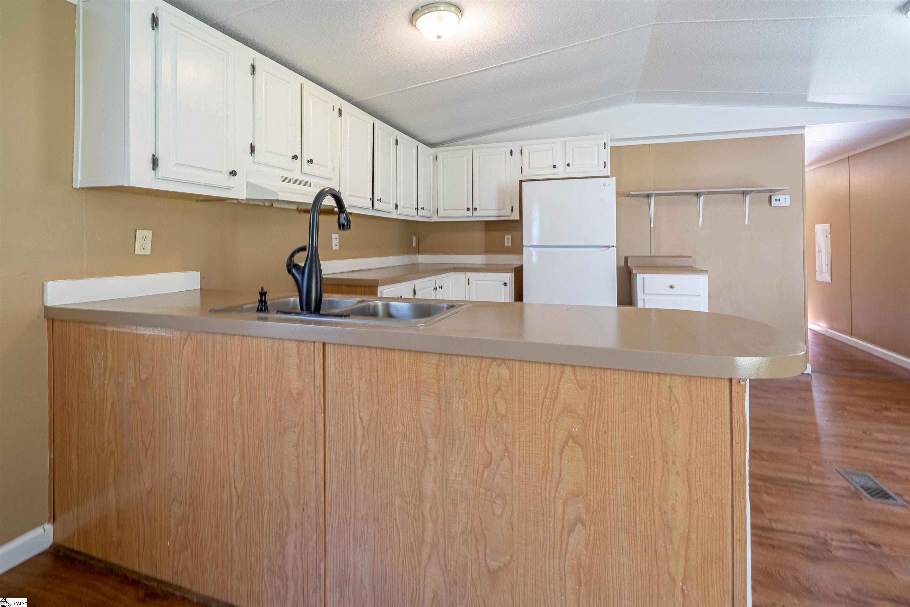 142 Pittman Road Marietta, SC 29661 - Photo 9 of 32 Gallery Image 9