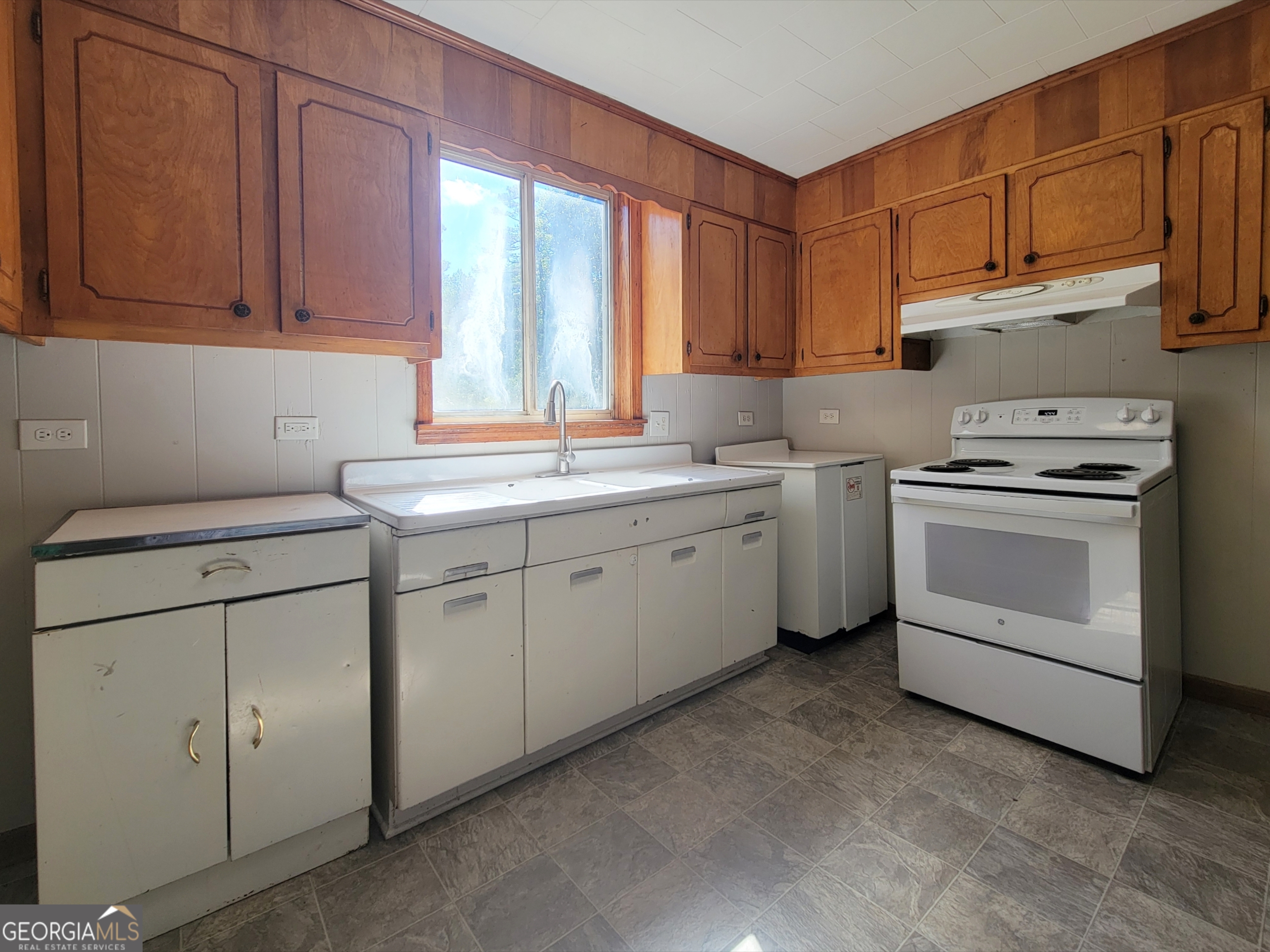 355 Bill Rutledge Road Winder, GA 30680 - Photo 4 of 12