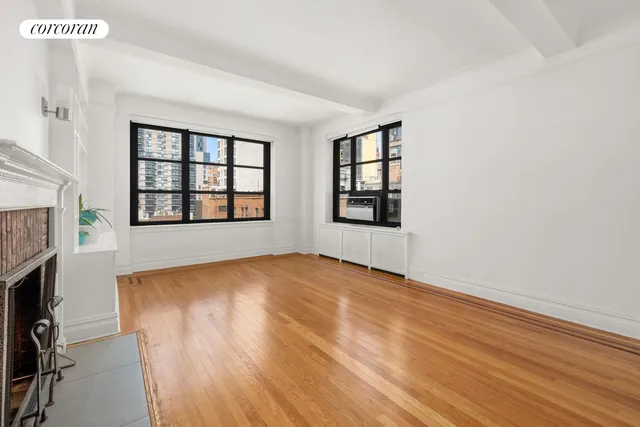 $1,095,000 | 235 East 22nd Street, Unit 13C | Gramercy
